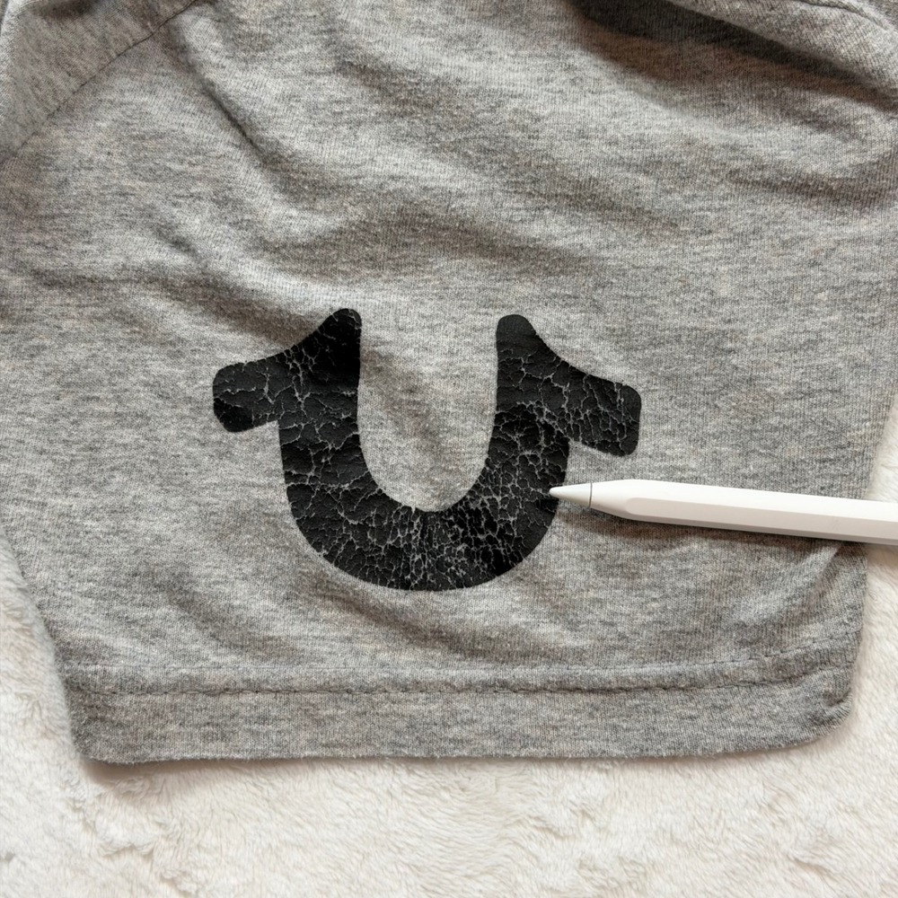 True Religion T-Shirt Mens Medium Gray Good Horseshoe Sleeve Logo Crewneck Tee‎ - Picture 3 of 7